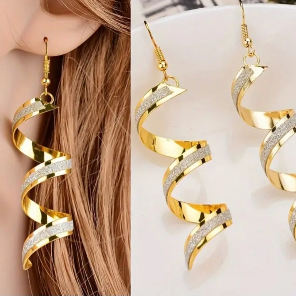 Gorgeous Spiral Gold/Silver Earrings NWT. Fast Ship